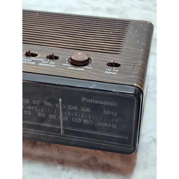 Panasonic RC-65 Vintage Radio Alarm Clock Faux Woodgrain Tested Works Great - Picture 3 of 12